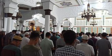 Imbauan Ulama Aceh Salat Tak Lagi Berjarak Sebab Corona Tak Menanjak