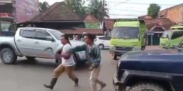 Viral Warga Sumsel Kejar Polantas Pakai Celurit Gegara Kesal Anak Ditilang