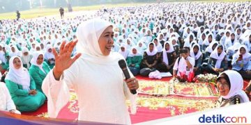 Ikut Doa Bersama Ribuan Polwan, Khofifah Kenang Sosok Jeanne Mandagi