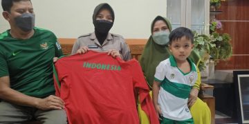 Kisah Cinta Bek Timnas Fachruddin Aryanto dengan Istrinya Seorang Polwan