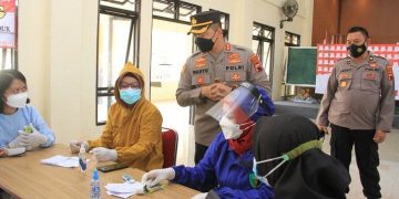 Polres Sukoharjo Terjunkan Sejumlah Polwan dalam Program Vaksinasi