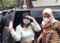 Tiba di Polda Metro, Ini Penampakan Dea ‘OnlyFans’ Usai Diciduk Kasus Porno