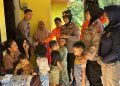 Polwan Padang Panjang Berikan Pendampingan dan Cek Kesehatan Pascabencana