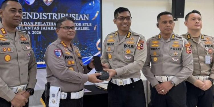 Korlantas Implementasikan ETLE Mobile Handheld di Polda Kalsel