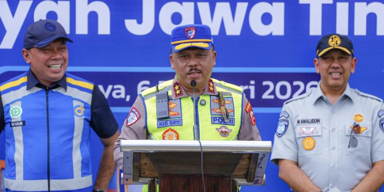 Kakorlantas Polri terima 15 kendaraan PJR dari PT Jasa Marga sebagai dukungan Operasi Ketupat 2026 demi kelancaran mudik dan keselamatan pengguna jalan.