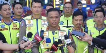 Kakorlantas Patroli di Tol Trans Jawa Demi Urai Kepadatan Arus Balik 1