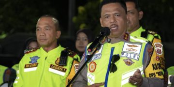 Kakorlantas Polri Irjen Pol. Agus Suryonugroho meninjau Pos Terpadu KM 57