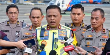 Kakorlantas Polir Irjen Agus Suryonugroho di Command Center Korlantas Polri Km 29 Tol Cikampek