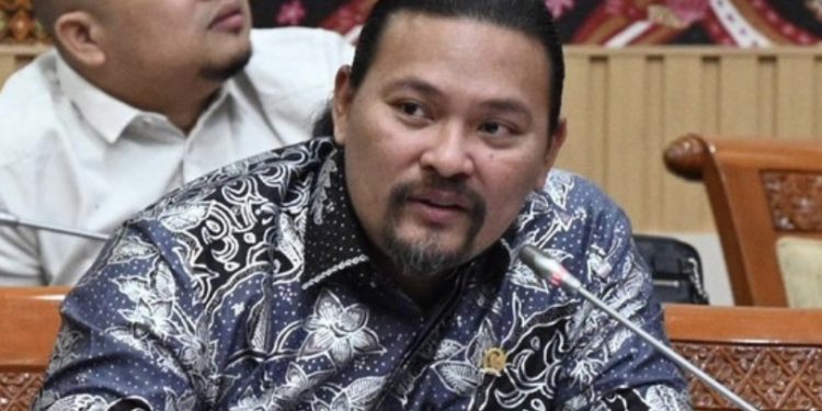 Komisi III DPR RI Martin Tumbelaka