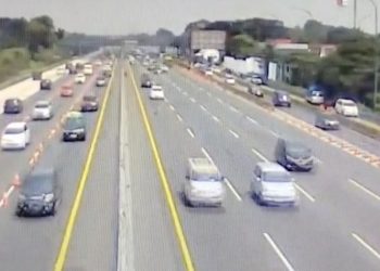 Situasi Lalu Lintas Tol Jakarta-Cikampek Saat Puncak Arus Mudik Tetap Terpantau Terkendali