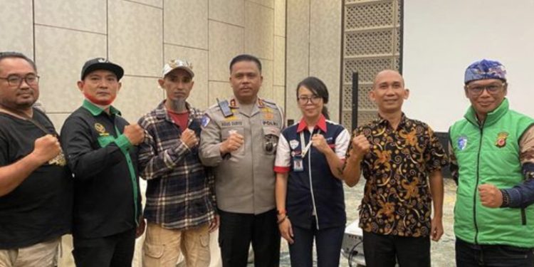 Kakorlantas Polri Irjen Agus Suryonugroho bersilaturahmi dengan perwakilan komunitas driver ojek online (ojol) Nusantara