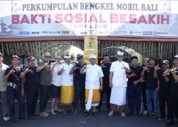 Kepala Korps Lalu Lintas (Kakorlantas) Polri Irjen Agus Suryonugroho melaksanakan kegiatan Polantas Menyapa dan Melayani di Bali