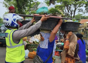 Polantas Bantu Masyarakat
