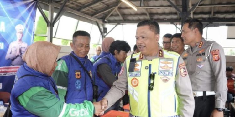 Kakorlantas Irjen Agus Suryonugroho Perkuat Kolaborasi dengan Komunitas Ojol di Sukabumi