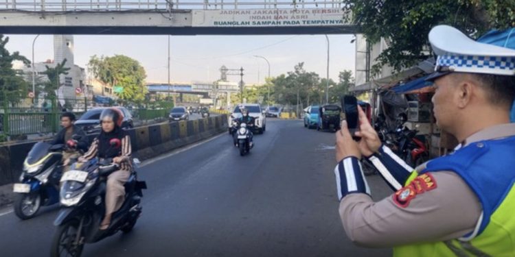 Polda Metro Jaya Gelar Operasi ETLE Handheld