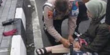 Dedikasi Anggota Polisi Lalu Lintas dalam Menjaga Keamanan Jalan Raya di Indonesia