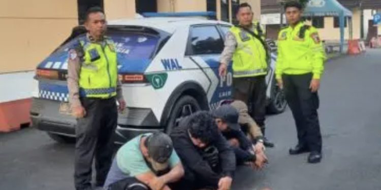 PJR Korlantas Polri Ringkus 4 Spesialis Pencuri Ban Truk di Tol Tangerang-Merak