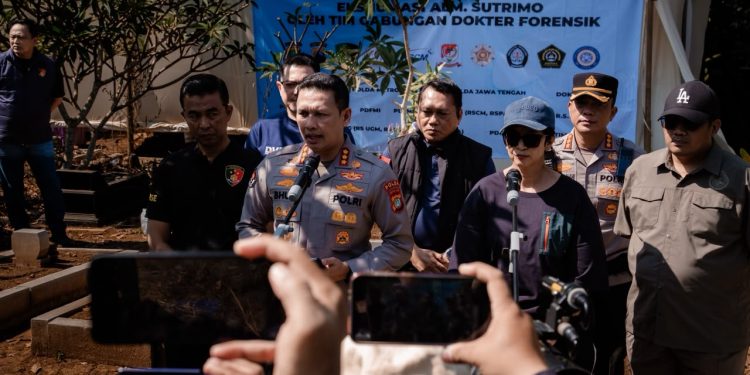 proses ekshumasi dan autopsi ulang kasus kematian Sutrimo