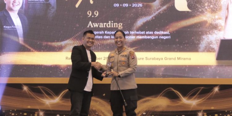 Gambar Kapolres Agam raih penghargaan tokoh penggerak inovasi Polwan dan role model kamtibmas Polri nasional