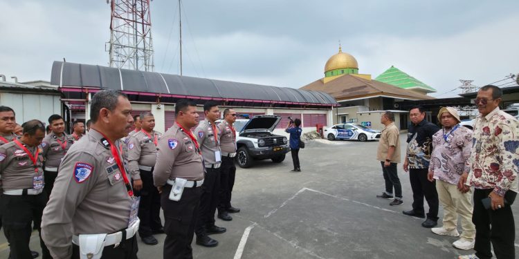 Gambar fitur SILANCAR pada kendaraan patroli Korlantas Polri