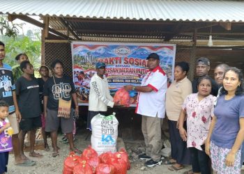 Gambar BMP RI DPC Mimika Salurkan 50 Paket Sembako kepada Masyarakat di Distrik Iwaka Kabupaten Mimika