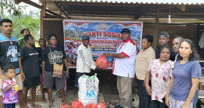 Gambar BMP RI DPC Mimika Salurkan 50 Paket Sembako kepada Masyarakat di Distrik Iwaka Kabupaten Mimika