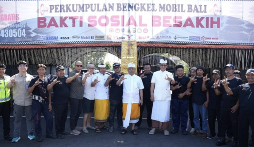 Kepala Korps Lalu Lintas (Kakorlantas) Polri Irjen Agus Suryonugroho melaksanakan kegiatan Polantas Menyapa dan Melayani di Bali