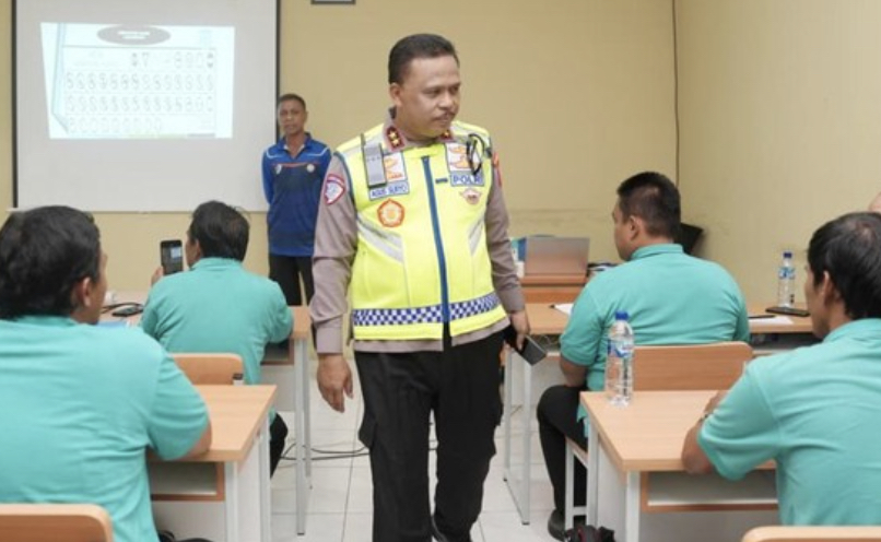 Korlantas Polri Latih Pengemudi Taksi di ISDC Serpong, Tingkatkan Keselamatan di Jalan