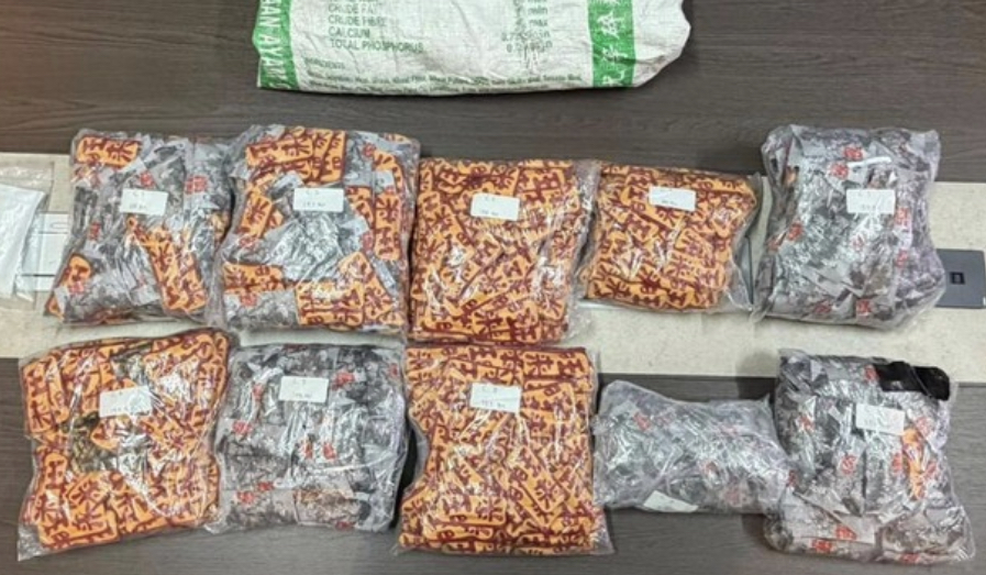 Bareskrim Tangkap 3 Kurir Narkoba di Riau, 1.400 Vape Narkoba Disita