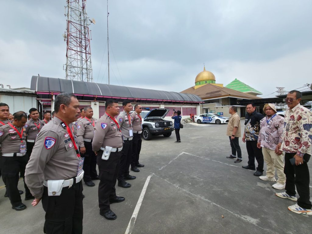 Gambar fitur SILANCAR pada kendaraan patroli Korlantas Polri