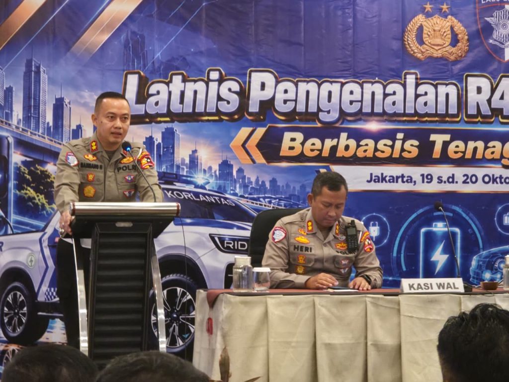 Gambar latihan teknis kendaraan patroli listrik Korlantas Polri