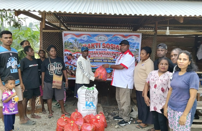 Gambar BMP RI DPC Mimika Salurkan 50 Paket Sembako kepada Masyarakat di Distrik Iwaka Kabupaten Mimika